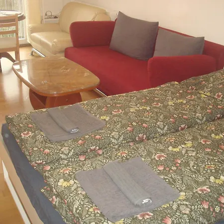 Private Apart. Near Elbe Apartment *
